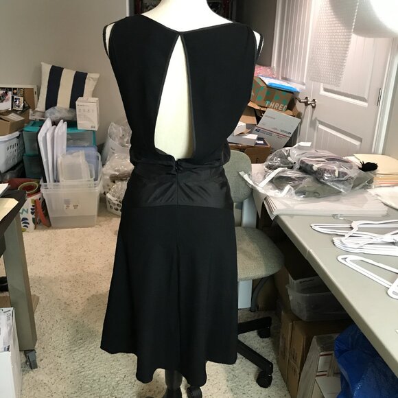 Women's Club Monaco Black Silk Sleeveless Dress Size 2P - Picture 4 of 7